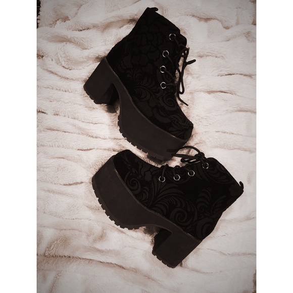 Tuk nosebleed boots cheap